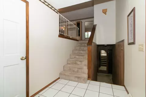 207 S Hershey Rd, Bloomington, IL 61704 photo 4