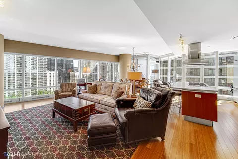 340 E Randolph St #900, Chicago, IL 60601 photo 2