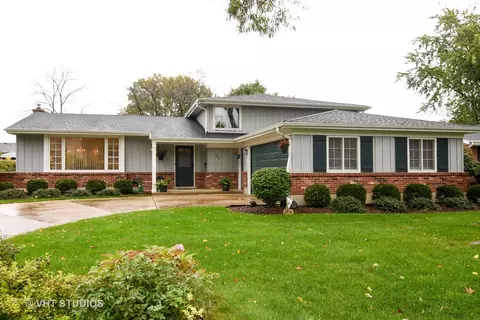915 N Hedgewood Dr, Palatine, IL 60074