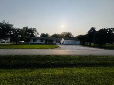 500 N Wabash St, Forrest, IL 61741 photo 3