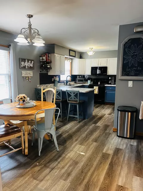 500 N Wabash St, Forrest, IL 61741 photo 7