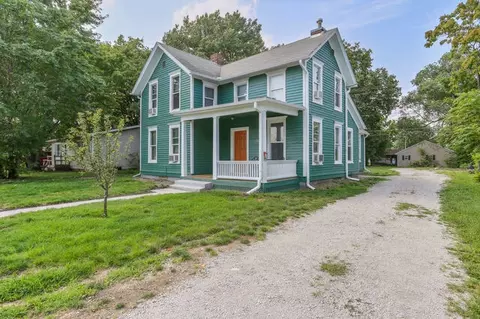 110 E Park St, Champaign, IL 61820 photo 2