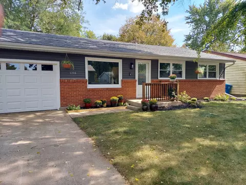 1206 N Motorola Dr, Pontiac, IL 61764