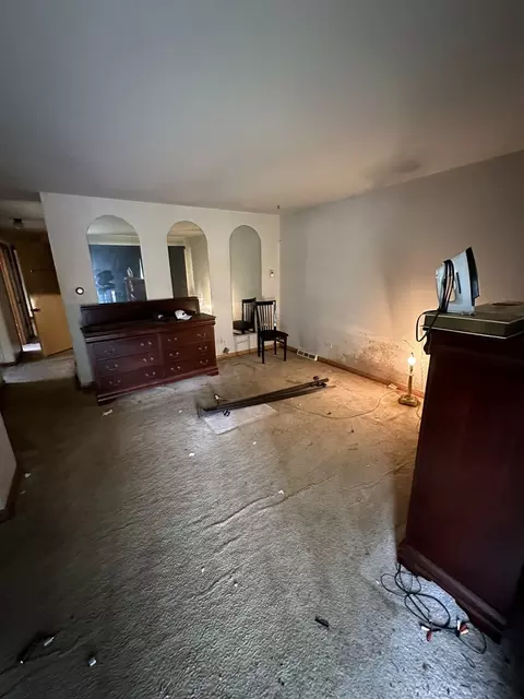 8550 S Ingleside Ave, Chicago, IL 60619 photo 8