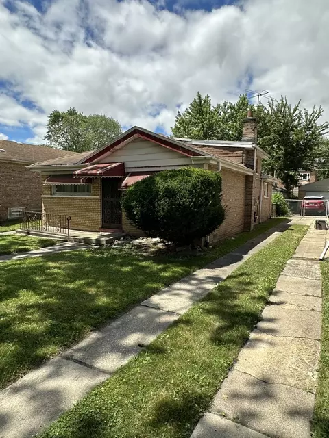 8550 S Ingleside Ave, Chicago, IL 60619 photo 2
