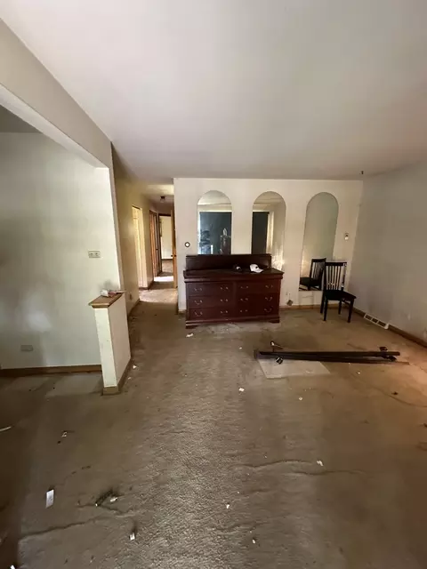 8550 S Ingleside Ave, Chicago, IL 60619 photo 6