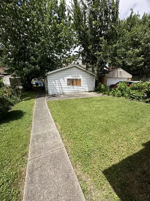 8550 S Ingleside Ave, Chicago, IL 60619 photo 13