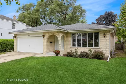 826 Robinhood Ln, La Grange Park, IL 60526