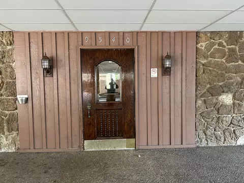 9540 Mayfield Ave #107, Oak Lawn, IL 60453