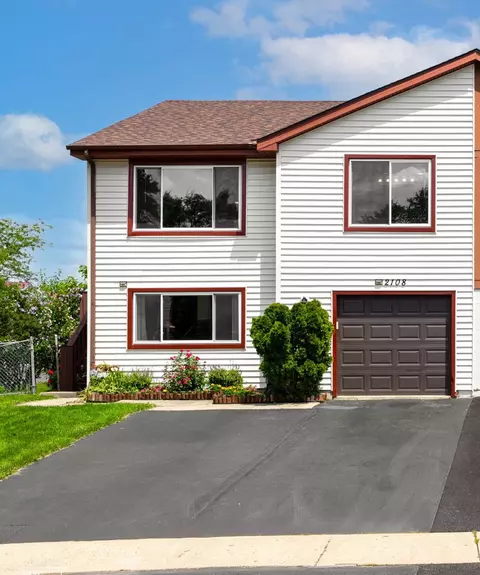 2108 Leeward Ln, Hanover Park, IL 60133