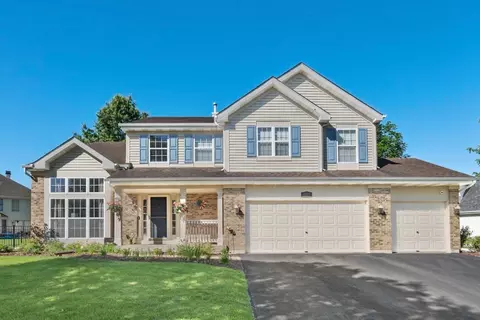 1325 Deerfield Ln, Bartlett, IL 60103