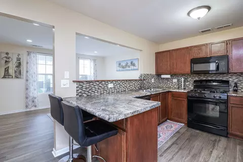 1055 Symphony Dr, Aurora, IL 60504 photo 6