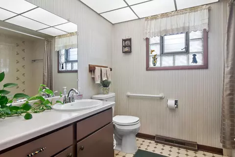 Bath - 3344 E 170th St, Lansing, IL 60438 photo 1 of 2