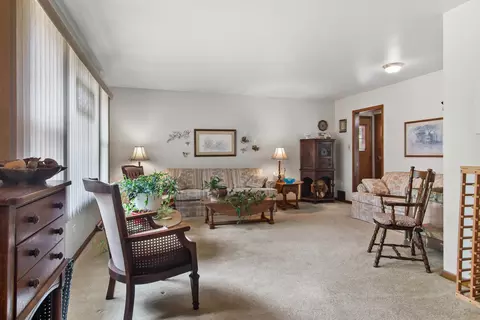 Living - 3344 E 170th St, Lansing, IL 60438 photo 1 of 2