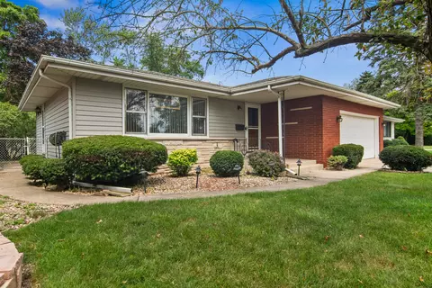 Exterior - 3344 E 170th St, Lansing, IL 60438 photo 2 of 6