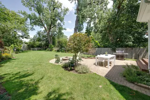 Exterior - 192 Gage Rd, Riverside, IL 60546 photo 8 of 10
