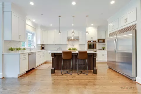Kitchen - 192 Gage Rd, Riverside, IL 60546 photo 2 of 7