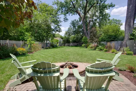 Exterior - 192 Gage Rd, Riverside, IL 60546 photo 7 of 10