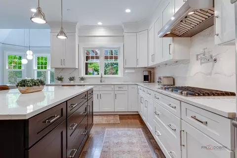 Kitchen - 192 Gage Rd, Riverside, IL 60546 photo 6 of 7
