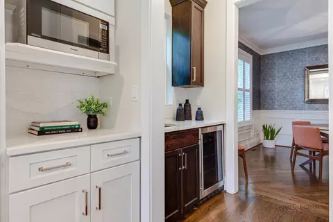 Kitchen - 192 Gage Rd, Riverside, IL 60546 photo 4 of 7