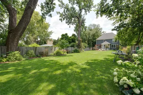 Exterior - 192 Gage Rd, Riverside, IL 60546 photo 9 of 10