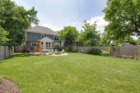 Exterior - 192 Gage Rd, Riverside, IL 60546 photo 6 of 10