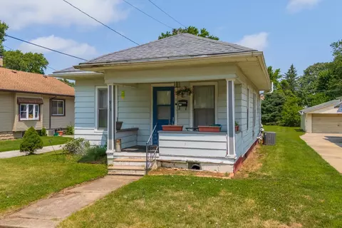 913 W Taylor St, Bloomington, IL 61701