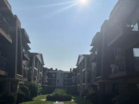 5307 N Delphia Ave #307, Chicago, IL 60656