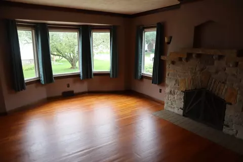 210 Red Oak Rd, Walnut, IL 61376 photo 5