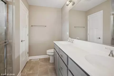 253 Masters Dr, Addison, IL 60101 photo 10