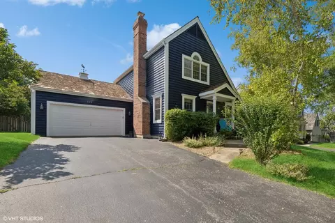 548 Long Hill Rd, Gurnee, IL 60031