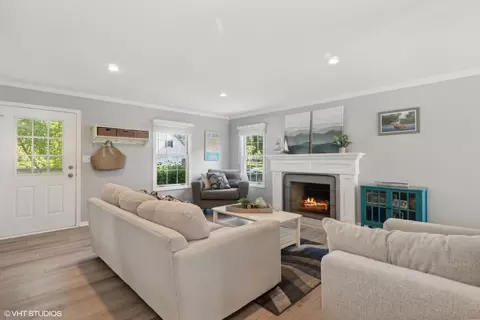 548 Long Hill Rd, Gurnee, IL 60031 photo 3