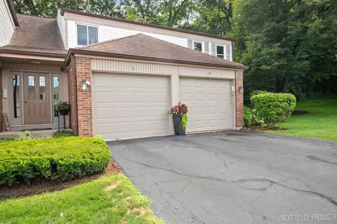 241 Auburn Ct #241, Saint Charles, IL 60174