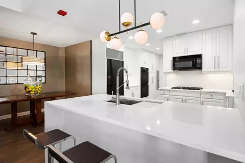 21 E Huron St #3503, Chicago, IL 60611 photo 9