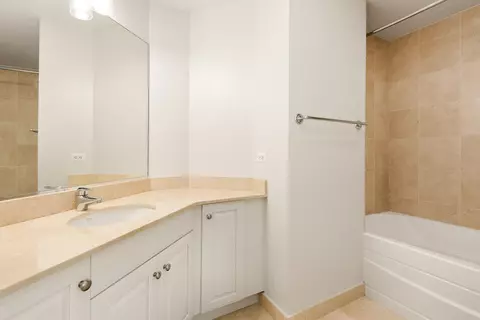 21 E Huron St #3503, Chicago, IL 60611 photo 18