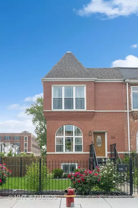 728 S Campbell Ave, Chicago, IL 60612