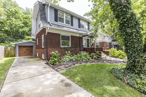 Exterior - 22 Broadway Pl, Normal, IL 61761 photo 2 of 9