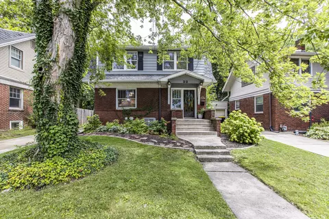 22 Broadway Pl, Normal, IL 61761