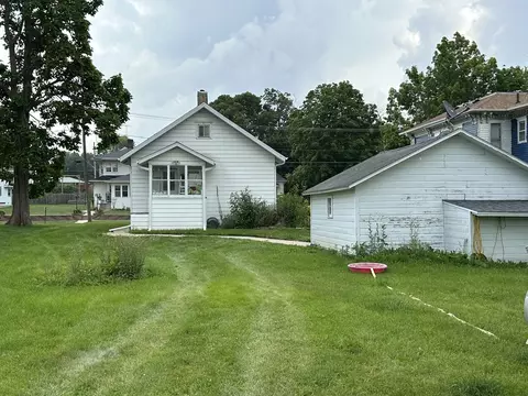 523 E Main St, Morrison, IL 61270 photo 2