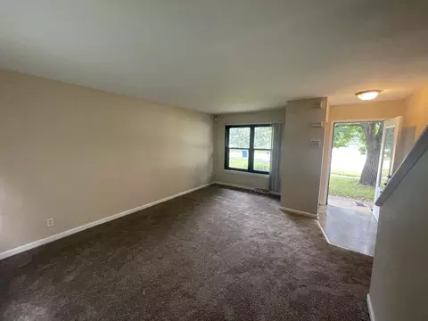 Living - 1190 N Chicago Pl, Kankakee, IL 60901 photo 2 of 2