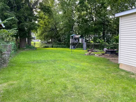 Exterior - 1049 5th St, Aurora, IL 60505 photo 2 of 3