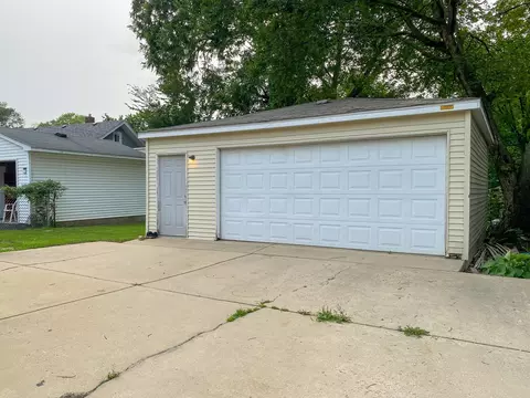 Exterior - 1049 5th St, Aurora, IL 60505 photo 3 of 3