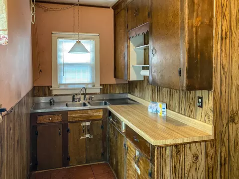 Kitchen - 1049 5th St, Aurora, IL 60505 photo 1 of 1