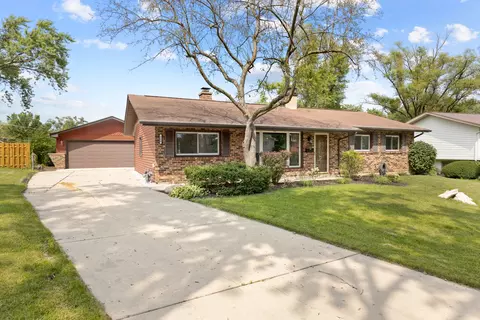 Exterior - 580 Frederick Ln, Hoffman Estates, IL 60169 photo 2 of 8