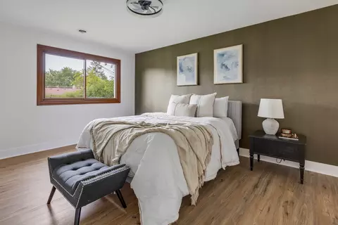 Bedroom - 580 Frederick Ln, Hoffman Estates, IL 60169 photo 1 of 4
