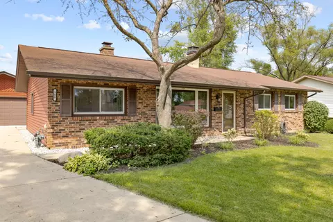 580 Frederick Ln, Hoffman Estates, IL 60169