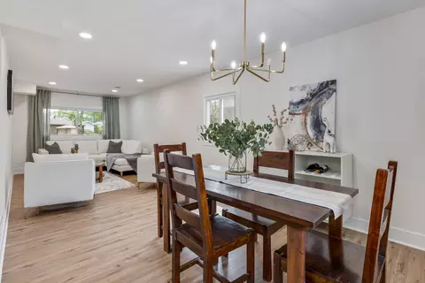 Dining - 580 Frederick Ln, Hoffman Estates, IL 60169 photo 2 of 2