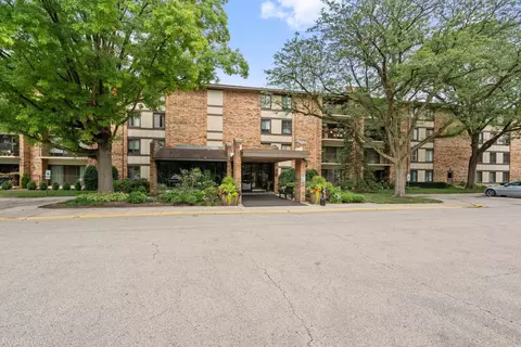 301 Lake Hinsdale Dr #303, Willowbrook, IL 60527