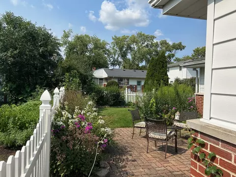 708 Mark Ave, Des Plaines, IL 60016 photo 5