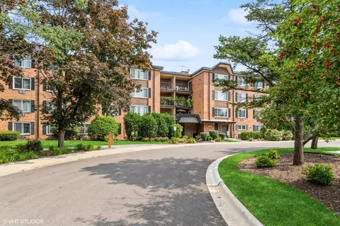 1116 S New Wilke Rd #104, Arlington Heights, IL 60005